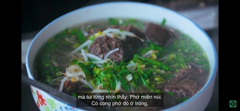 Khách Tây trải nghiệm phở 2$ với phở 100$ tại Việt Nam: Khi phở không còn đơn giản chỉ là món ăn! - Ảnh 3. Khách Tây trải nghiệm phở 2$ với phở 100$ tại Việt Nam: Khi phở không còn đơn giản chỉ là món ăn! - Ảnh 3.
