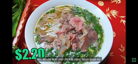 Khách Tây trải nghiệm phở 2$ với phở 100$ tại Việt Nam: Khi phở không còn đơn giản chỉ là món ăn! - Ảnh 4. Khách Tây trải nghiệm phở 2$ với phở 100$ tại Việt Nam: Khi phở không còn đơn giản chỉ là món ăn! - Ảnh 4.