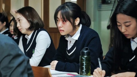 Mẹ hối hận vì chọn cách giải quyết dĩ hòa vi quý khi con bị bạo lực học đường - Ảnh 2. Mẹ hối hận vì chọn cách giải quyết dĩ hòa vi quý khi con bị bạo lực học đường - Ảnh 2.