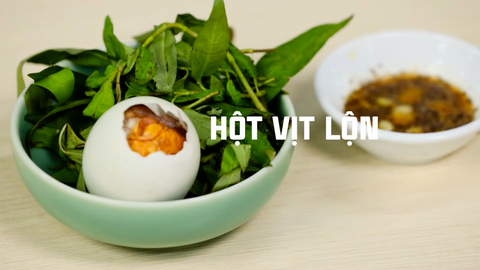 Khách Tây thưởng thức các món trứng của Việt Nam: Món đáng sợ nhất thế giới hóa ra lại ngon không tưởng - Ảnh 3. Khách Tây thưởng thức các món trứng của Việt Nam: Món đáng sợ nhất thế giới hóa ra lại ngon không tưởng - Ảnh 3.