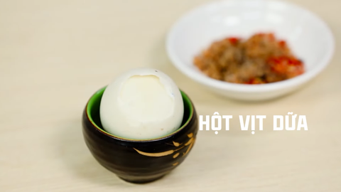 Khách Tây thưởng thức các món trứng của Việt Nam: Món đáng sợ nhất thế giới hóa ra lại ngon không tưởng - Ảnh 5. Khách Tây thưởng thức các món trứng của Việt Nam: Món đáng sợ nhất thế giới hóa ra lại ngon không tưởng - Ảnh 5.