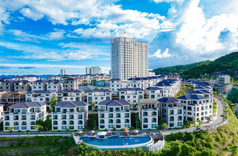 Đến thăm làng chài Cửa Vạn - ngôi làng nằm trong top 16 thị trấn ven biển xinh đẹp nhất thế giới - Ảnh 7. Đến thăm làng chài Cửa Vạn - ngôi làng nằm trong top 16 thị trấn ven biển xinh đẹp nhất thế giới - Ảnh 7.