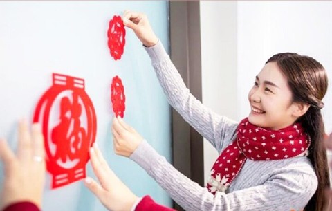 Treo gì trước cửa nhà để giữ bình yên? - Ảnh 3. Treo gì trước cửa nhà để giữ bình yên? - Ảnh 3.