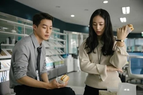 Chán công việc, Gen Z giờ chuộng mốt ứng tuyển trả thù: Chủ động tạo nhiều cơ hội việc làm cho bản thân nhưng dễ rơi vào vòng xoáy bất ổn - Ảnh 1. Chán công việc, Gen Z giờ chuộng mốt ứng tuyển trả thù: Chủ động tạo nhiều cơ hội việc làm cho bản thân nhưng dễ rơi vào vòng xoáy bất ổn - Ảnh 1.