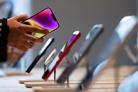Apple phát minh ra vật liệu chống xước mới cho iPhone - Ảnh 1. Apple phát minh ra vật liệu chống xước mới cho iPhone - Ảnh 1.