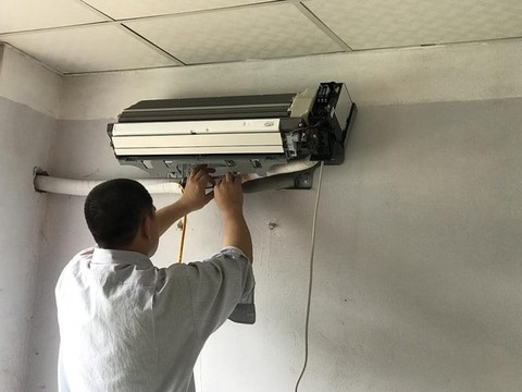 Điều hòa xuất hiện hiện tượng lạ khiến gia chủ giật mình: Tôi chưa từng thấy điều này bao giờ - Ảnh 3. Điều hòa xuất hiện hiện tượng lạ khiến gia chủ giật mình: Tôi chưa từng thấy điều này bao giờ - Ảnh 3.
