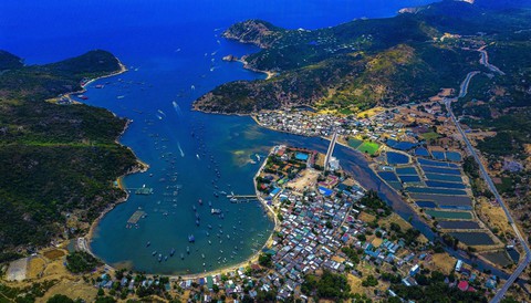 Tỉnh ‘nắng như phang, gió như rang’ vừa được quy hoạch sân bay, có kinh tế tăng trưởng cao hơn 4/5 thành phố thuộc trung ương - Ảnh 1. Tỉnh ‘nắng như phang, gió như rang’ vừa được quy hoạch sân bay, có kinh tế tăng trưởng cao hơn 4/5 thành phố thuộc trung ương - Ảnh 1.