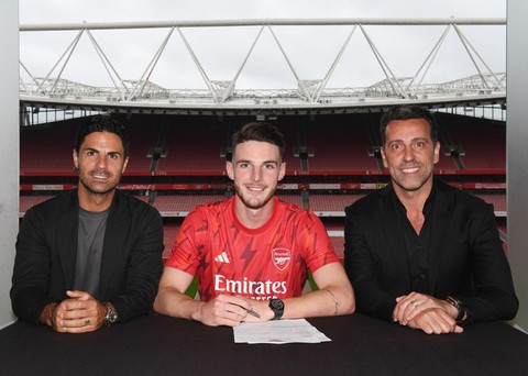 Arsenal chính thức đón tân binh đắt giá nhất lịch sử - Ảnh 2. Arsenal chính thức đón tân binh đắt giá nhất lịch sử - Ảnh 2.