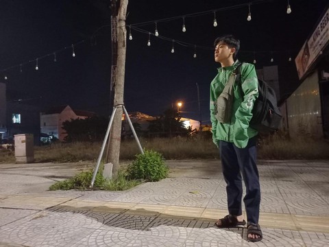 Nửa đêm gặp tai nạn, thanh niên nhà nghèo chạy xe ôm công nghệ được người lạ giúp đỡ - Ảnh 3. Nửa đêm gặp tai nạn, thanh niên nhà nghèo chạy xe ôm công nghệ được người lạ giúp đỡ - Ảnh 3.