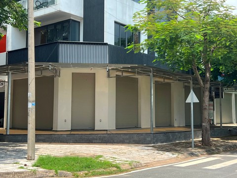 Làn sóng trả mặt bằng tại Tp.HCM: “Kinh doanh ế ẩm, giá thuê 7 triệu mỗi tháng tôi cũng khó kham nổi” - Ảnh 11. Làn sóng trả mặt bằng tại Tp.HCM: “Kinh doanh ế ẩm, giá thuê 7 triệu mỗi tháng tôi cũng khó kham nổi” - Ảnh 11.