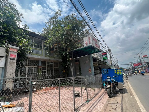Làn sóng trả mặt bằng tại Tp.HCM: “Kinh doanh ế ẩm, giá thuê 7 triệu mỗi tháng tôi cũng khó kham nổi” - Ảnh 8. Làn sóng trả mặt bằng tại Tp.HCM: “Kinh doanh ế ẩm, giá thuê 7 triệu mỗi tháng tôi cũng khó kham nổi” - Ảnh 8.
