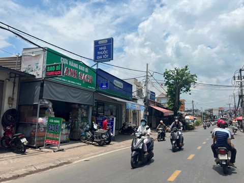 Làn sóng trả mặt bằng tại Tp.HCM: “Kinh doanh ế ẩm, giá thuê 7 triệu mỗi tháng tôi cũng khó kham nổi” - Ảnh 6. Làn sóng trả mặt bằng tại Tp.HCM: “Kinh doanh ế ẩm, giá thuê 7 triệu mỗi tháng tôi cũng khó kham nổi” - Ảnh 6.