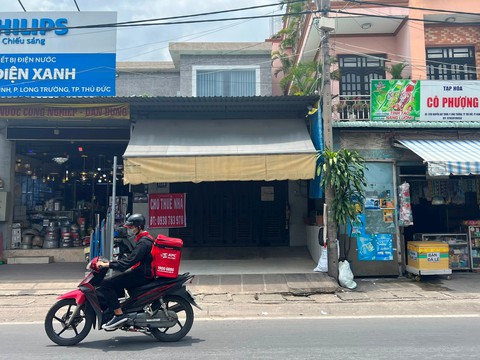 Làn sóng trả mặt bằng tại Tp.HCM: “Kinh doanh ế ẩm, giá thuê 7 triệu mỗi tháng tôi cũng khó kham nổi” - Ảnh 5. Làn sóng trả mặt bằng tại Tp.HCM: “Kinh doanh ế ẩm, giá thuê 7 triệu mỗi tháng tôi cũng khó kham nổi” - Ảnh 5.