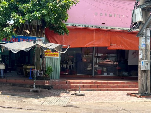 Làn sóng trả mặt bằng tại Tp.HCM: “Kinh doanh ế ẩm, giá thuê 7 triệu mỗi tháng tôi cũng khó kham nổi” - Ảnh 4. Làn sóng trả mặt bằng tại Tp.HCM: “Kinh doanh ế ẩm, giá thuê 7 triệu mỗi tháng tôi cũng khó kham nổi” - Ảnh 4.