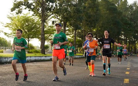 Nhận tin mắc ung thư, tưởng chỉ sống được 3 tháng nhưng người cha đã vượt bệnh tật, chinh phục cả đường chạy 42km - Ảnh 6. Nhận tin mắc ung thư, tưởng chỉ sống được 3 tháng nhưng người cha đã vượt bệnh tật, chinh phục cả đường chạy 42km - Ảnh 6.