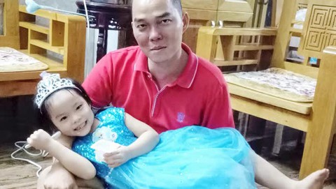Nhận tin mắc ung thư, tưởng chỉ sống được 3 tháng nhưng người cha đã vượt bệnh tật, chinh phục cả đường chạy 42km - Ảnh 4. Nhận tin mắc ung thư, tưởng chỉ sống được 3 tháng nhưng người cha đã vượt bệnh tật, chinh phục cả đường chạy 42km - Ảnh 4.