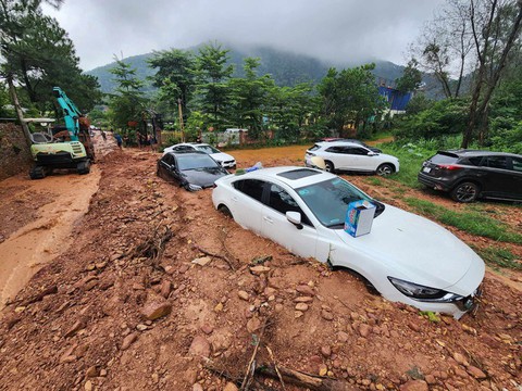 11 người chết và thương vong do mưa lũ, sạt lở đất - Ảnh 1. 11 người chết và thương vong do mưa lũ, sạt lở đất - Ảnh 1.