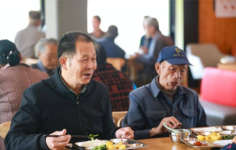 Con chăm bồi bổ nhưng sức khỏe cụ ông hao hụt trông thấy, nguyên nhân đến từ món ăn này - Ảnh 2. Con chăm bồi bổ nhưng sức khỏe cụ ông hao hụt trông thấy, nguyên nhân đến từ món ăn này - Ảnh 2.