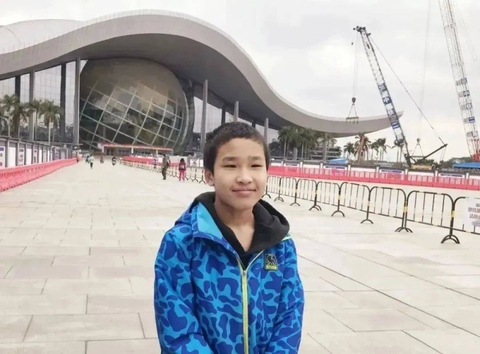 Nỗ lực phi thường, nam sinh bại não thi đỗ vào trường Đại học Thanh Hoa với số điểm khủng - Ảnh 2. Nỗ lực phi thường, nam sinh bại não thi đỗ vào trường Đại học Thanh Hoa với số điểm khủng - Ảnh 2.