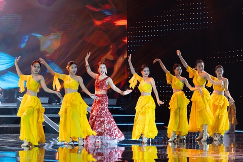 Mỹ Linh, Võ Hạ Trâm và dàn “chị đẹp” cùng khán giả VTV chào năm mới 2024- Ảnh 2. Mỹ Linh, Võ Hạ Trâm và dàn “chị đẹp” cùng khán giả VTV chào năm mới 2024- Ảnh 2.