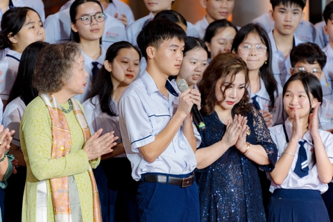 Bố mẹ mất, nhà trôi theo dòng lũ, nam sinh Yên Bái nỗ lực không ngừng và hành trình "tìm con chữ" nơi phố thị- Ảnh 4. Bố mẹ mất, nhà trôi theo dòng lũ, nam sinh Yên Bái nỗ lực không ngừng và hành trình "tìm con chữ" nơi phố thị- Ảnh 4.