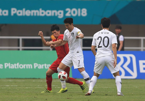 Cựu bác sĩ U23 Việt Nam: "Tôi đau xót cho Đình Trọng, không hiểu vì sao bạn ấy vội vàng như vậy"- Ảnh 7. Cựu bác sĩ U23 Việt Nam: "Tôi đau xót cho Đình Trọng, không hiểu vì sao bạn ấy vội vàng như vậy"- Ảnh 7.