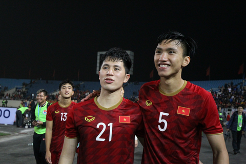 Cựu bác sĩ U23 Việt Nam: "Tôi đau xót cho Đình Trọng, không hiểu vì sao bạn ấy vội vàng như vậy"- Ảnh 5. Cựu bác sĩ U23 Việt Nam: "Tôi đau xót cho Đình Trọng, không hiểu vì sao bạn ấy vội vàng như vậy"- Ảnh 5.
