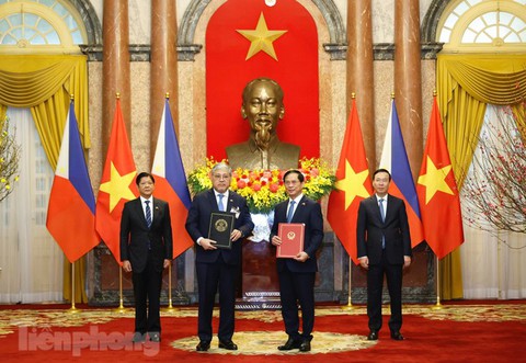 Việt Nam – Philippines ký 5 thỏa thuận hợp tác- Ảnh 1. Việt Nam – Philippines ký 5 thỏa thuận hợp tác- Ảnh 1.