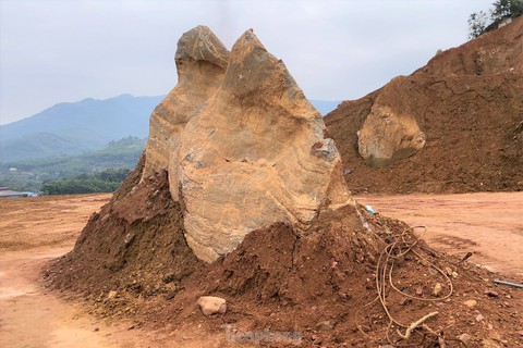 Cận cảnh mỏ đất trái phép khiến một giám đốc công ty ở Hòa Bình bị bắt tạm giam- Ảnh 8. Cận cảnh mỏ đất trái phép khiến một giám đốc công ty ở Hòa Bình bị bắt tạm giam- Ảnh 8.