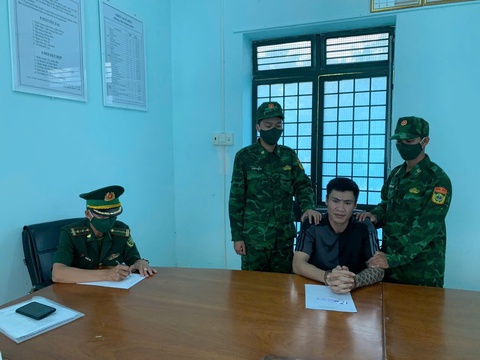 Hai đối tượng trốn truy nã bị bắt tại biên giới Tây Ninh- Ảnh 2. Hai đối tượng trốn truy nã bị bắt tại biên giới Tây Ninh- Ảnh 2.