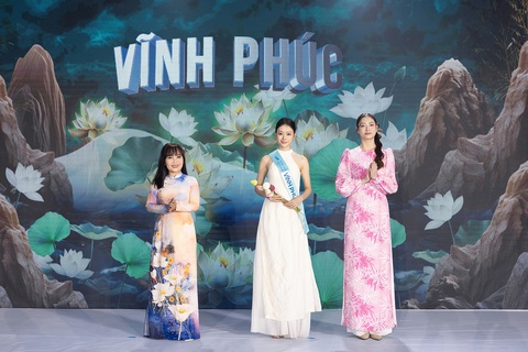 Người đẹp đăng quang Hoa hậu Quốc gia Việt Nam sẽ khoác áo phượng bào- Ảnh 8. Người đẹp đăng quang Hoa hậu Quốc gia Việt Nam sẽ khoác áo phượng bào- Ảnh 8.