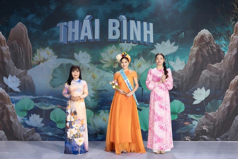 Người đẹp đăng quang Hoa hậu Quốc gia Việt Nam sẽ khoác áo phượng bào- Ảnh 6. Người đẹp đăng quang Hoa hậu Quốc gia Việt Nam sẽ khoác áo phượng bào- Ảnh 6.