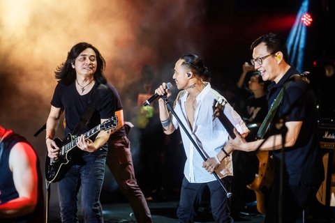 NSND Thanh Lam, Bức Tường hát rock tại trường đua F1- Ảnh 4. NSND Thanh Lam, Bức Tường hát rock tại trường đua F1- Ảnh 4.