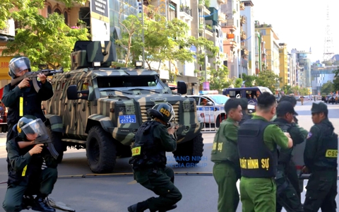Nữ du khách bị nước cuốn tử vong khi tắm biển Nhật Lệ - Ảnh 2.
