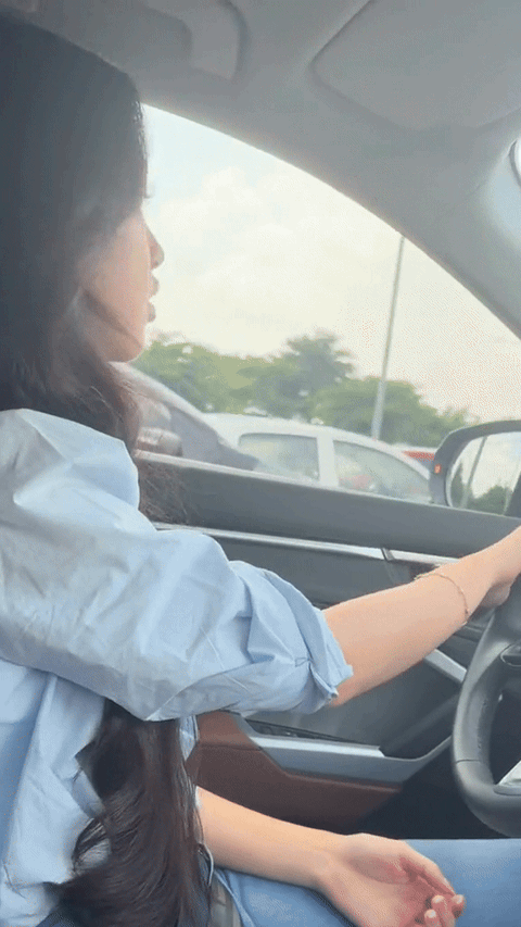 Lọ Lem tự lái xe Audi đến trường, lần đầu tiết lộ về nơi đang theo học, netizen thốt lên: Quá giàu!- Ảnh 3. Lọ Lem tự lái xe Audi đến trường, lần đầu tiết lộ về nơi đang theo học, netizen thốt lên: Quá giàu!- Ảnh 3.