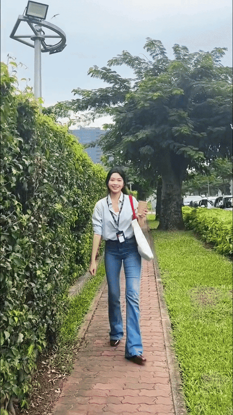 Lọ Lem tự lái xe Audi đến trường, lần đầu tiết lộ về nơi đang theo học, netizen thốt lên: Quá giàu!- Ảnh 4. Lọ Lem tự lái xe Audi đến trường, lần đầu tiết lộ về nơi đang theo học, netizen thốt lên: Quá giàu!- Ảnh 4.