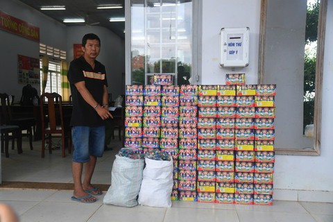 Phá đường dây vận chuyển pháo trái phép từ Campuchia về Việt Nam tại Tây Ninh - Ảnh 1. Phá đường dây vận chuyển pháo trái phép từ Campuchia về Việt Nam tại Tây Ninh - Ảnh 1.