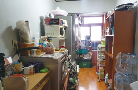 Bức ảnh phòng ngủ của mẹ suốt 3 năm con trai đi vắng khiến anh không dám đưa người yêu về ra mắt- Ảnh 4. Bức ảnh phòng ngủ của mẹ suốt 3 năm con trai đi vắng khiến anh không dám đưa người yêu về ra mắt- Ảnh 4.