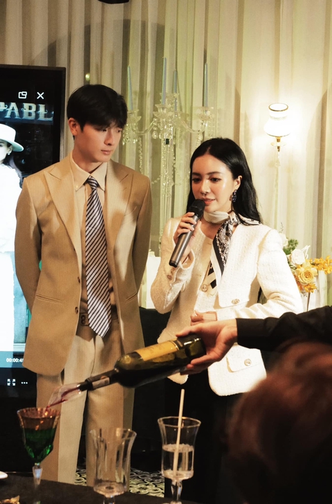 Nữ CEO nổi tiếng làm rõ tin đồn đã có chồng, con nhưng giấu khiến hôn phu hiện tại bị "tấn công" - Ảnh 10. Nữ CEO nổi tiếng làm rõ tin đồn đã có chồng, con nhưng giấu khiến hôn phu hiện tại bị "tấn công" - Ảnh 10.