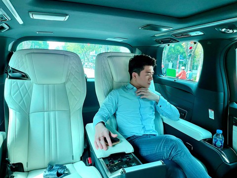 2 tổng tài đời thực sở hữu "visual" phát sáng, có một điểm chung khiến ai cũng phải tò mò - Ảnh 18. 2 tổng tài đời thực sở hữu "visual" phát sáng, có một điểm chung khiến ai cũng phải tò mò - Ảnh 18.