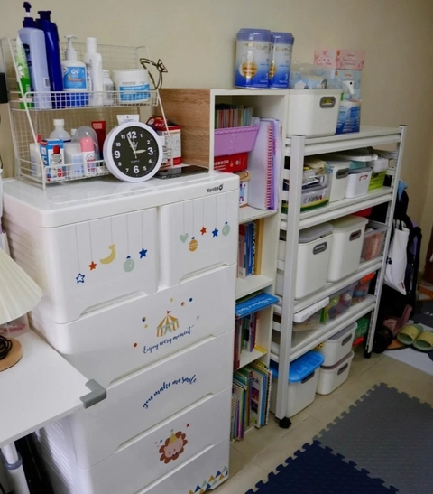 Cuộc sống của 3 thành viên trong căn hộ vỏn vẹn 10m² đã "phơi bày" một sự thật đáng sợ, nhiều người phải bật khóc - Ảnh 3. Cuộc sống của 3 thành viên trong căn hộ vỏn vẹn 10m² đã "phơi bày" một sự thật đáng sợ, nhiều người phải bật khóc - Ảnh 3.