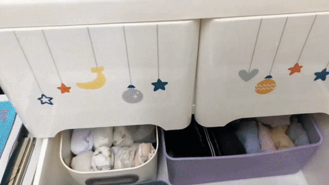 Cuộc sống của 3 thành viên trong căn hộ vỏn vẹn 10m² đã "phơi bày" một sự thật đáng sợ, nhiều người phải bật khóc - Ảnh 4. Cuộc sống của 3 thành viên trong căn hộ vỏn vẹn 10m² đã "phơi bày" một sự thật đáng sợ, nhiều người phải bật khóc - Ảnh 4.