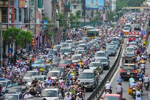 Quy định mới bắt buộc từ 1/1/2025 khiến xe máy phải xếp hàng: TP đông dân nhất Việt Nam sẽ làm thế nào? - Ảnh 1.