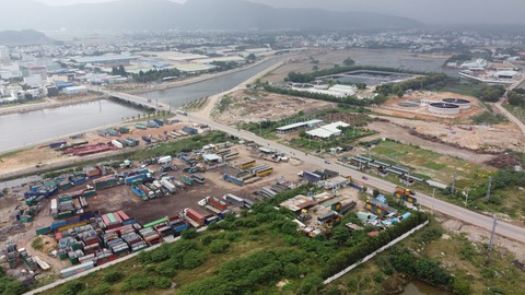 Chủ tịch tỉnh Bình Định chỉ đạo “nóng” vụ chiếm dụng hàng chục ngàn m2 “đất vàng” ở Quy Nhơn- Ảnh 2. Chủ tịch tỉnh Bình Định chỉ đạo “nóng” vụ chiếm dụng hàng chục ngàn m2 “đất vàng” ở Quy Nhơn- Ảnh 2.