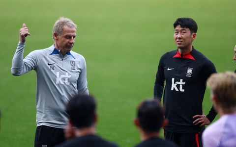 Báo Hàn Quốc giận dữ trước số tiền khổng lồ HLV Klinsmann kiếm được sau 2 thất bại ê chề- Ảnh 1. Báo Hàn Quốc giận dữ trước số tiền khổng lồ HLV Klinsmann kiếm được sau 2 thất bại ê chề- Ảnh 1.