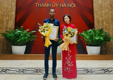 Sang Việt Nam du học, chàng trai châu Phi vô tình trở thành Sang Việt Nam du học, chàng trai châu Phi vô tình trở thành