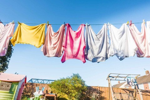 7 cách giúp quần áo khô nhanh trong mùa nồm ẩm, mưa phùn- Ảnh 2. 7 cách giúp quần áo khô nhanh trong mùa nồm ẩm, mưa phùn- Ảnh 2.