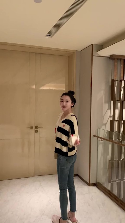 Cận cảnh nhà riêng của “phú bà” Đào Hỷ Nhi: Penthouse ở khu biệt lập, là của hồi môn được bố tặng khi lấy chồng- Ảnh 11. Cận cảnh nhà riêng của “phú bà” Đào Hỷ Nhi: Penthouse ở khu biệt lập, là của hồi môn được bố tặng khi lấy chồng- Ảnh 11.