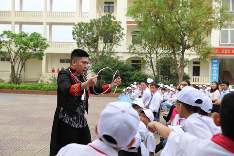 Món quá quý giá nhất dành cho học sinh Hải Dương- Ảnh 6. Món quá quý giá nhất dành cho học sinh Hải Dương- Ảnh 6.