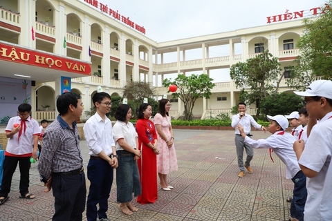Món quá quý giá nhất dành cho học sinh Hải Dương- Ảnh 8. Món quá quý giá nhất dành cho học sinh Hải Dương- Ảnh 8.